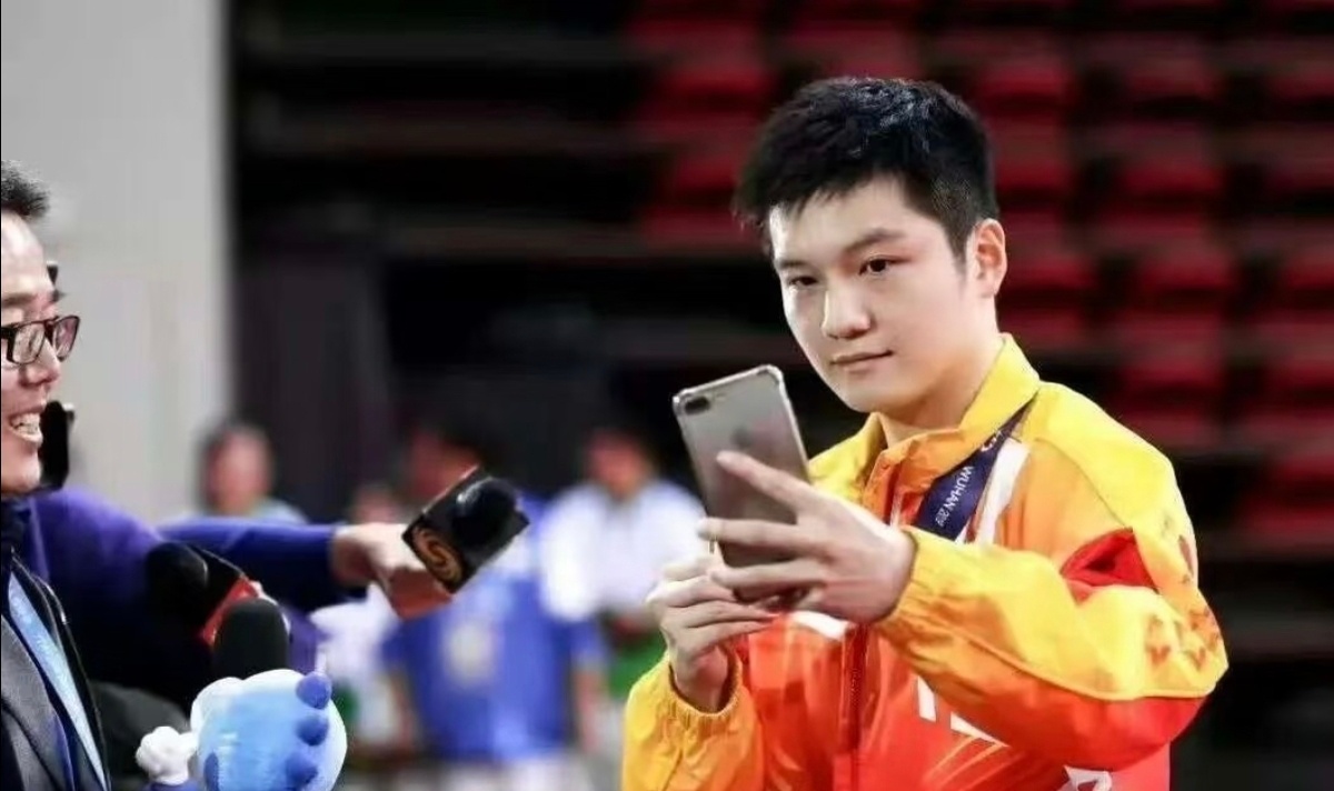 军中铁汉，乒中硬汉— —樊振东！酷！酷！酷！ 