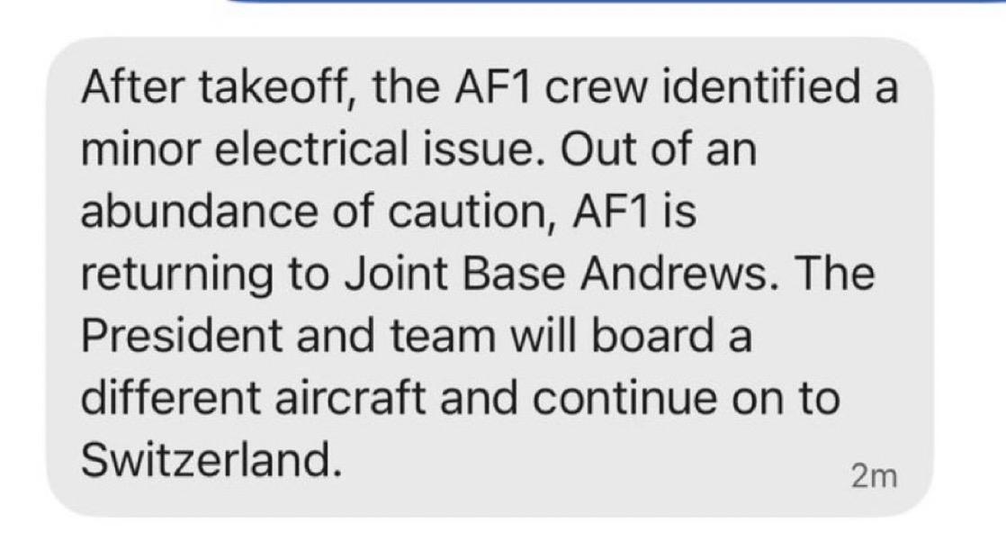 白宫就“空军一号”事件发表的官方声明：
“起飞后，AF1机组人员发现一个轻微的电