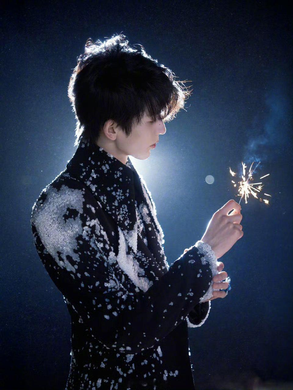 张凌赫 × ELLE 风尚大典 ​​​