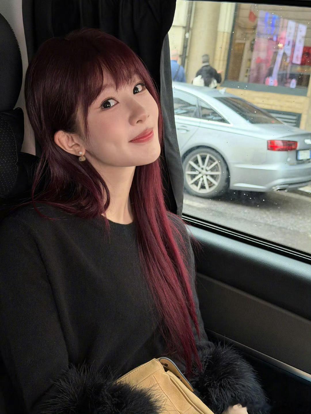 曝杨紫正午阳光五搭曝杨紫出演当年不肯嫁东风好的 