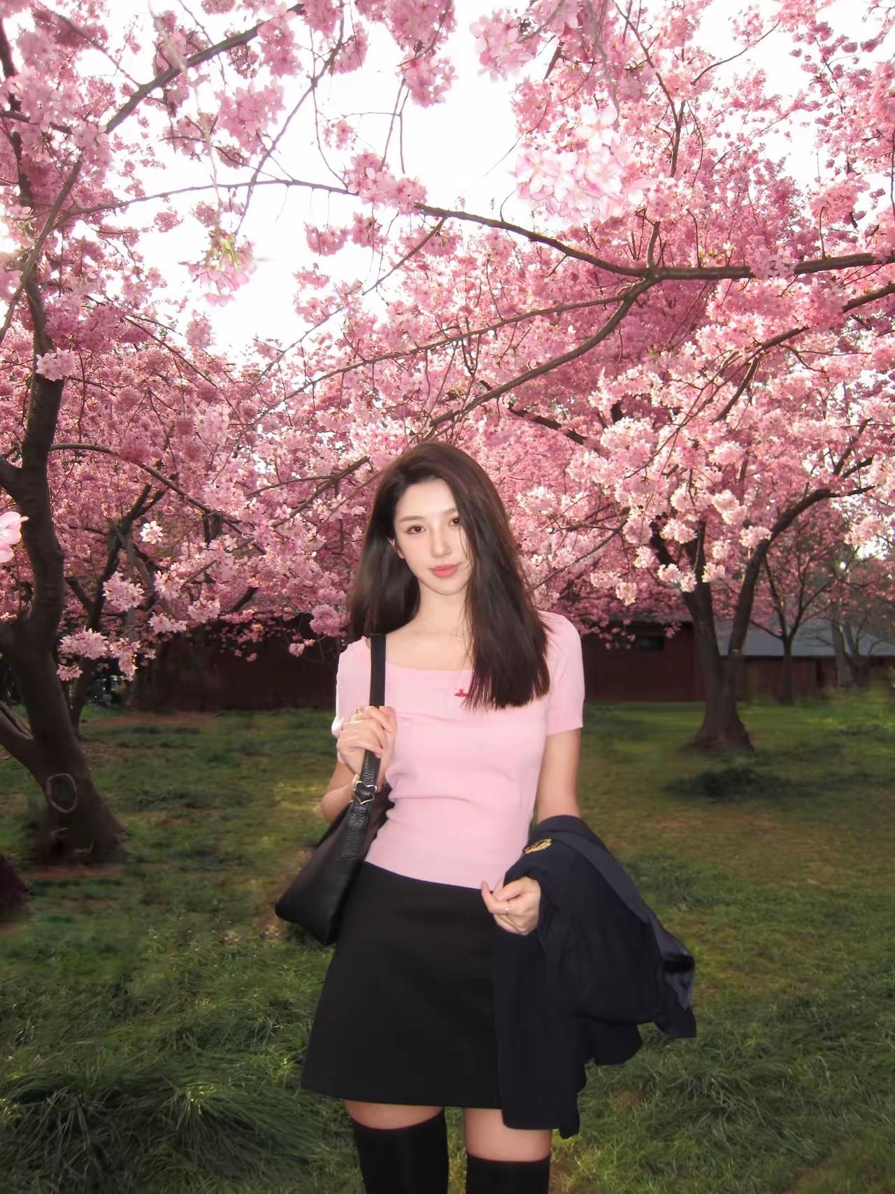 私房人像•
如果不曾遇见你，我本可以忍受孤独。   
微单 摄影 我镜头下的神仙