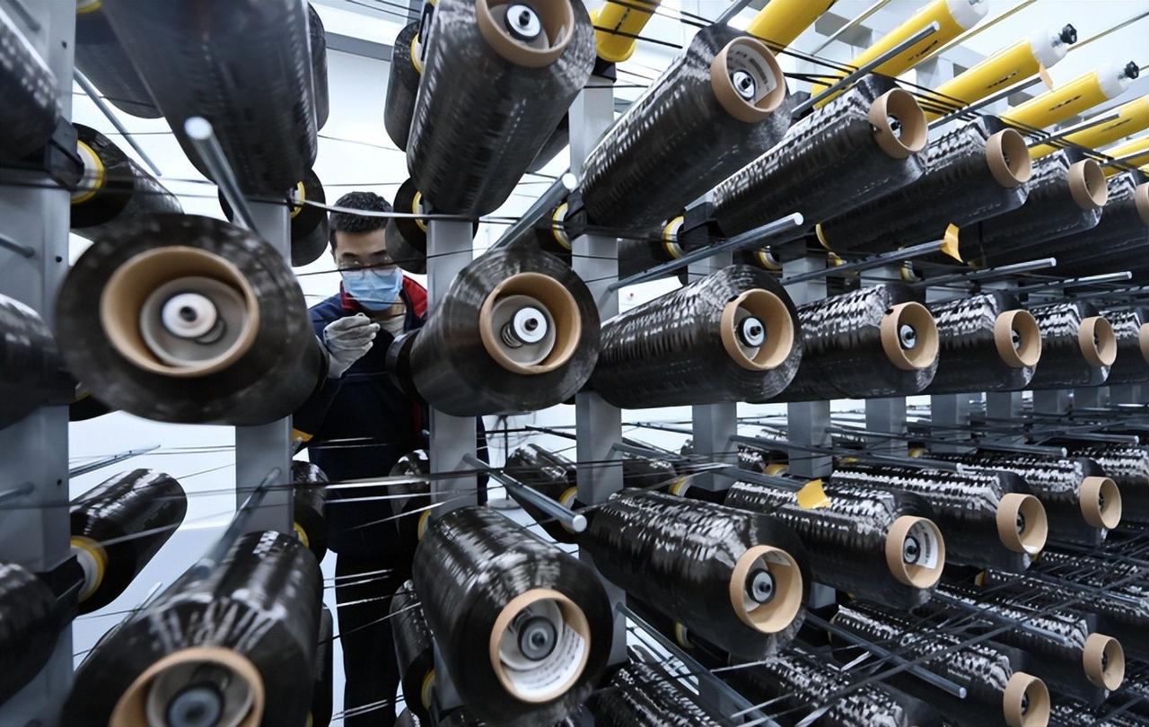 *很多人没明白，2026 年 3 月中国建材集团旗下中复神鹰实现 T1200 级