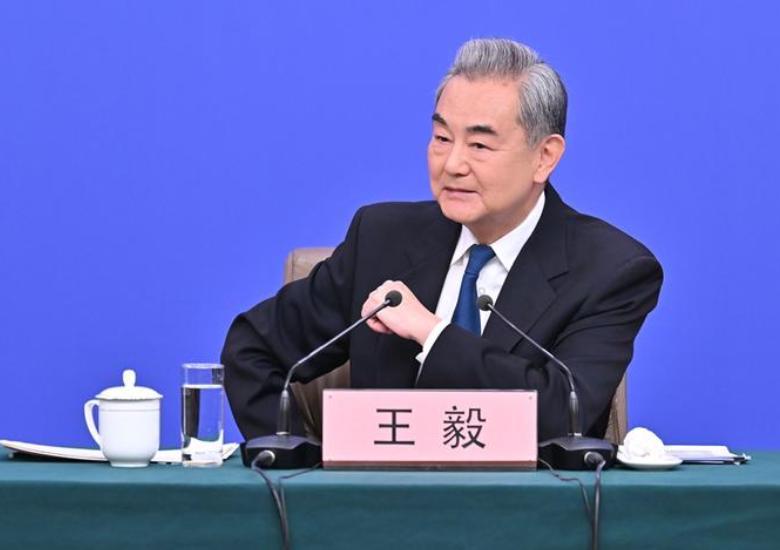 此生无悔入华夏！王毅一句话，看哭无数海外游子
 
3月8日，王毅外长一句话全网刷