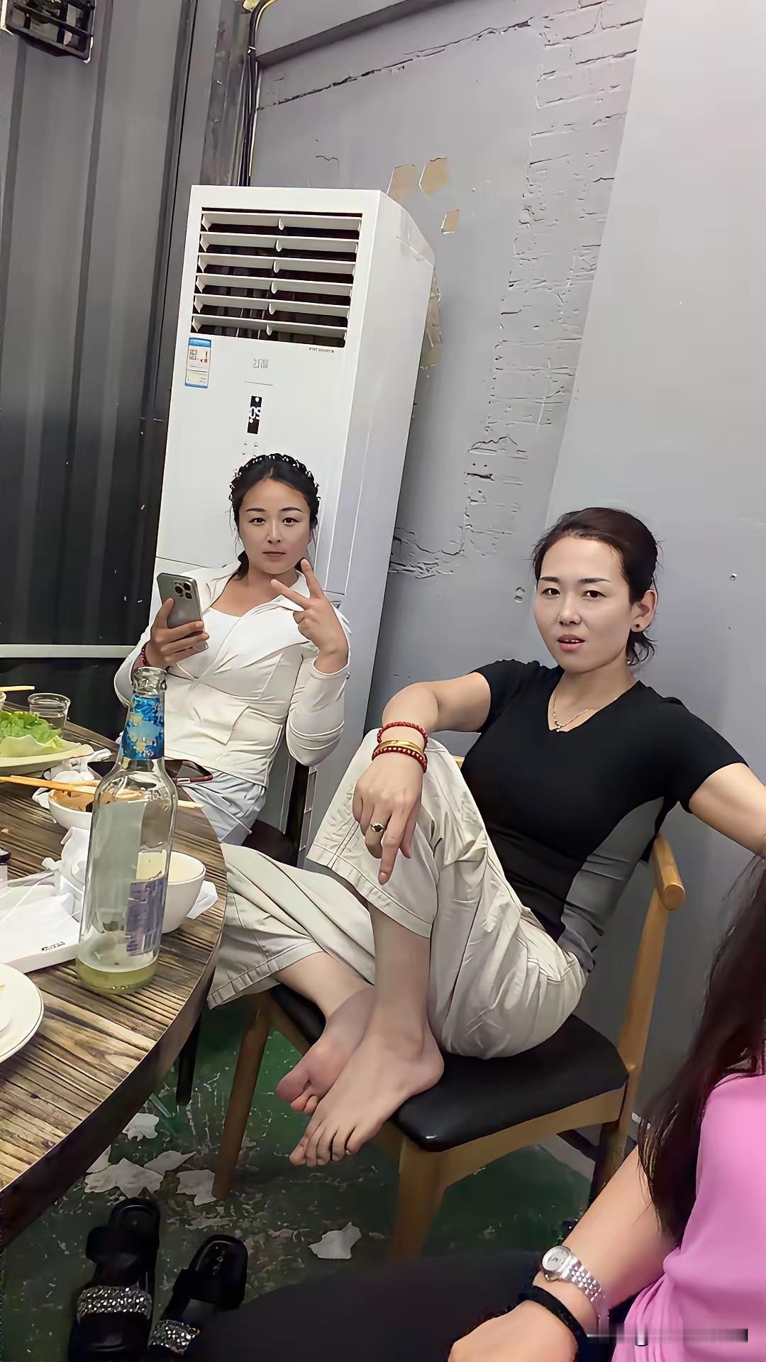 看坐姿
我是无法降伏了