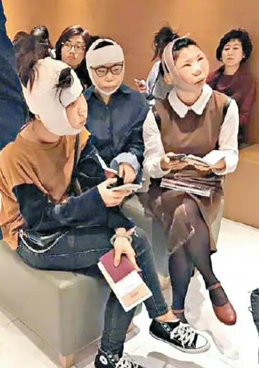 爱美之心人皆有之，
如果知道效果是这番模样，
那个姑娘还会冒着生命危险，去整容，