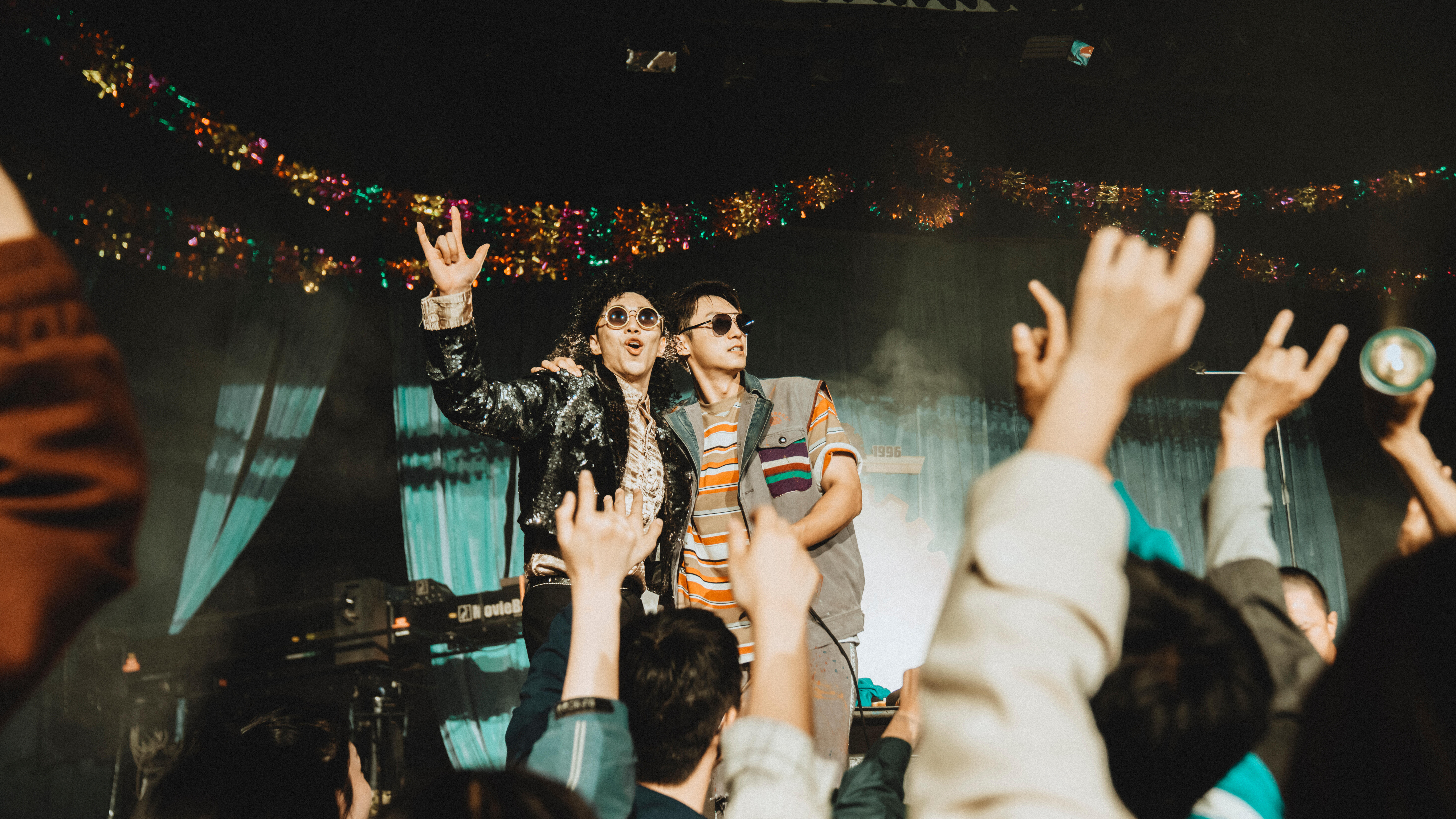 捡点剧照老师发的剧照②影视剧岁月有情时黄景瑜张小满