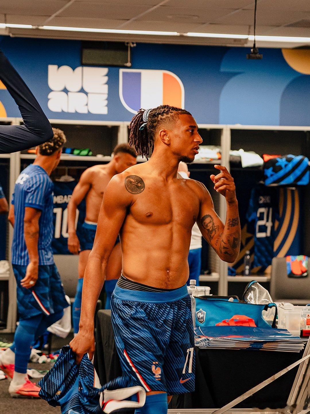 🥷🇫🇷 邁克爾·奧利塞為法國隊出戰的最後 3 場比賽：⚽️⚽️⚽️ 對 北