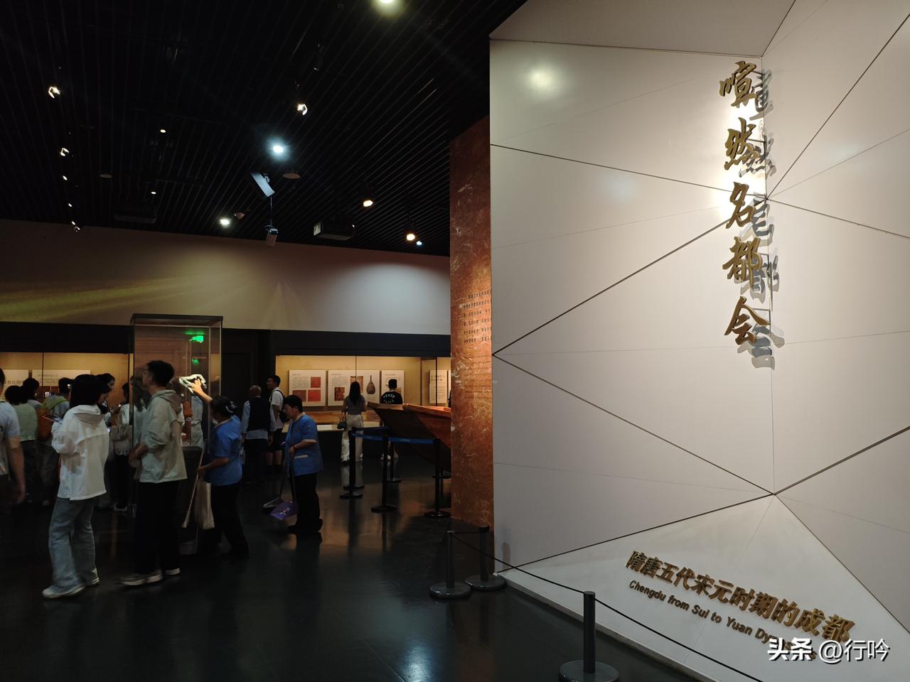 清平乐58·喧然名都会
       锦都千古，隋唐烟云驻。市井繁华留展馆，尽览
