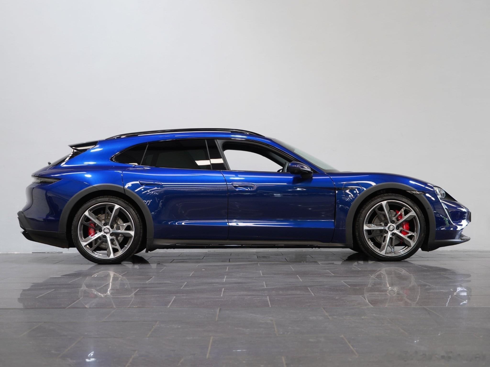 保时捷Taycan Sport Turismo 