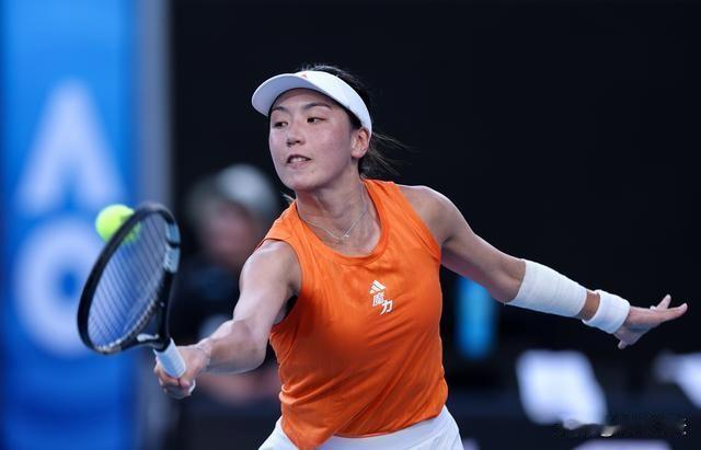 中国一姐赢了，七姐也赢了
北京时间6月22日wTA500巴特洪堡站女单第一轮，中