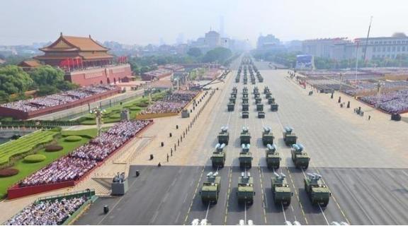 美国专家曾分析说，世界的关键矛盾是中国不想当老大，美国不想当老二。但从综合实力来