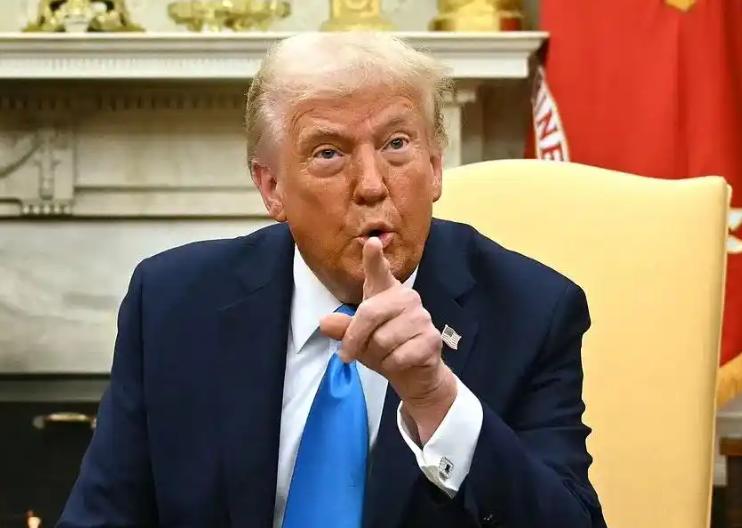 特朗普北京时间 3 月 8 日发文奚落斯塔默：“英国，我们曾经的伟大盟友，或许是