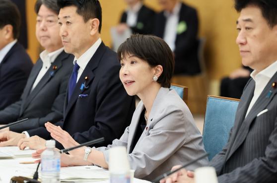 没搭理，日本找中国谈。当地时间 7 月 14 日，日本方面承认，在当地时间 7 