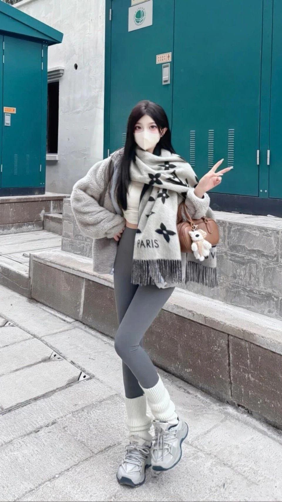 霸都寒潮周末

霸都这几天，气温跌得像过山车，冷得直打哆嗦。终于盼到周末，本想跟