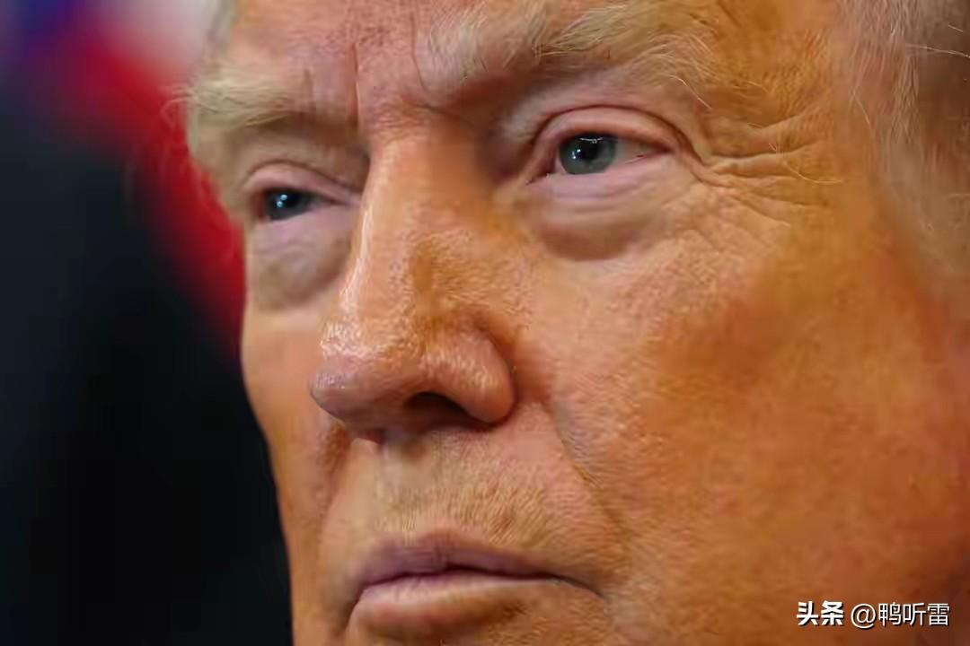 美国铸币局准备发行1美元的特朗普头像纪念币，鉴于特朗普上任后各种纸币和细节改动，