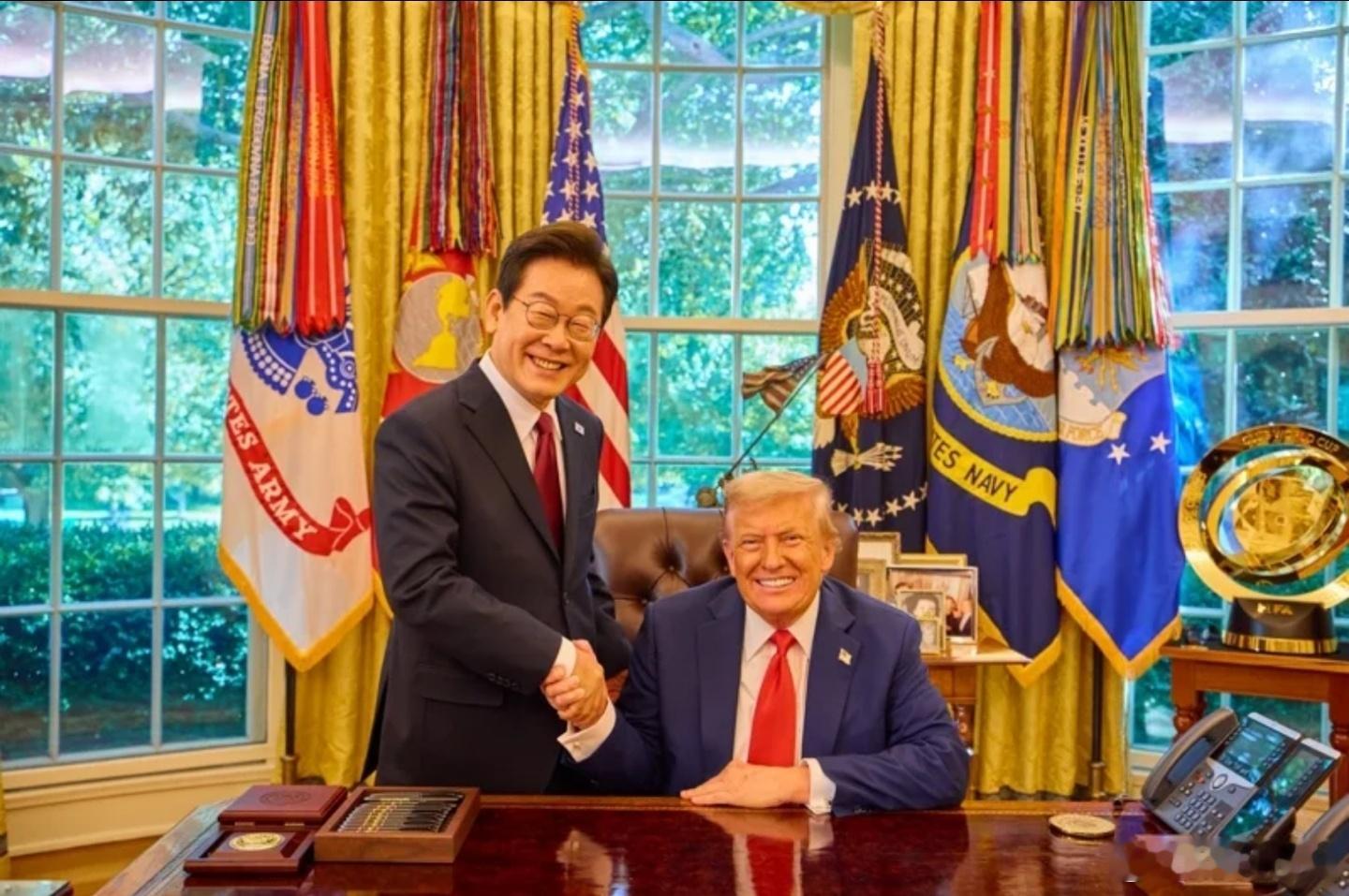 韩媒称，韩国正准备向霍尔木兹海峡派兵参与护航，并计划在年底前完成部署。舆论解读说