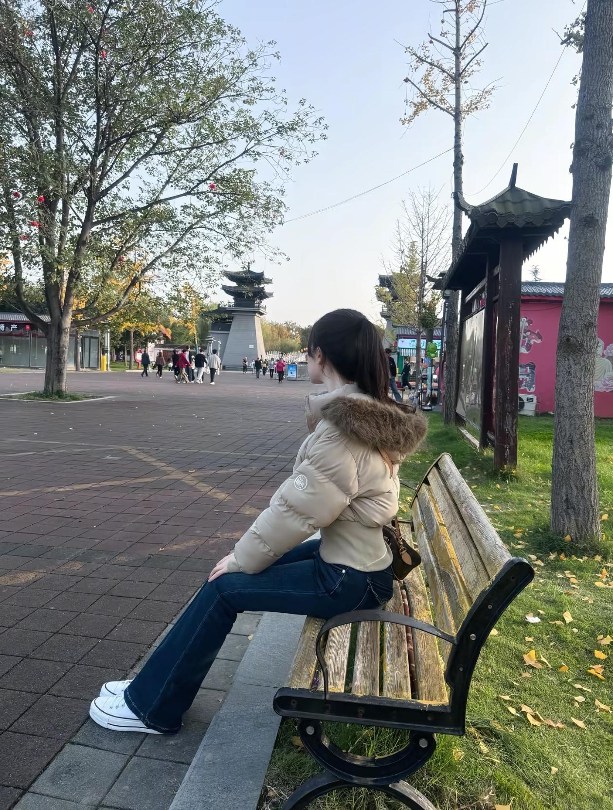 秋风起，落叶飞，思君心切。