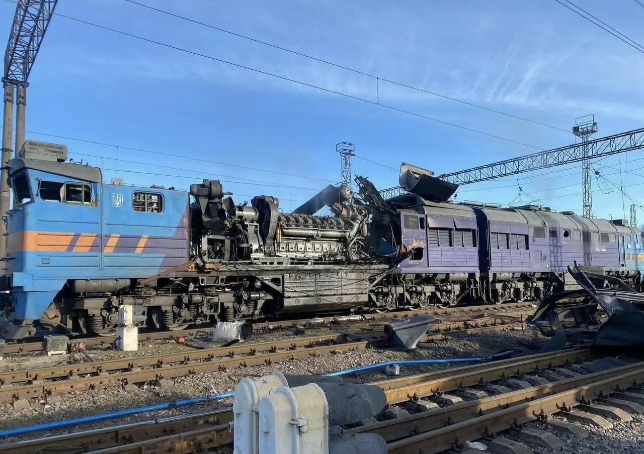 俄军在持续打击乌克兰纵深地区能源基础设施之外，还对乌克兰铁路基础设施进行持续打击