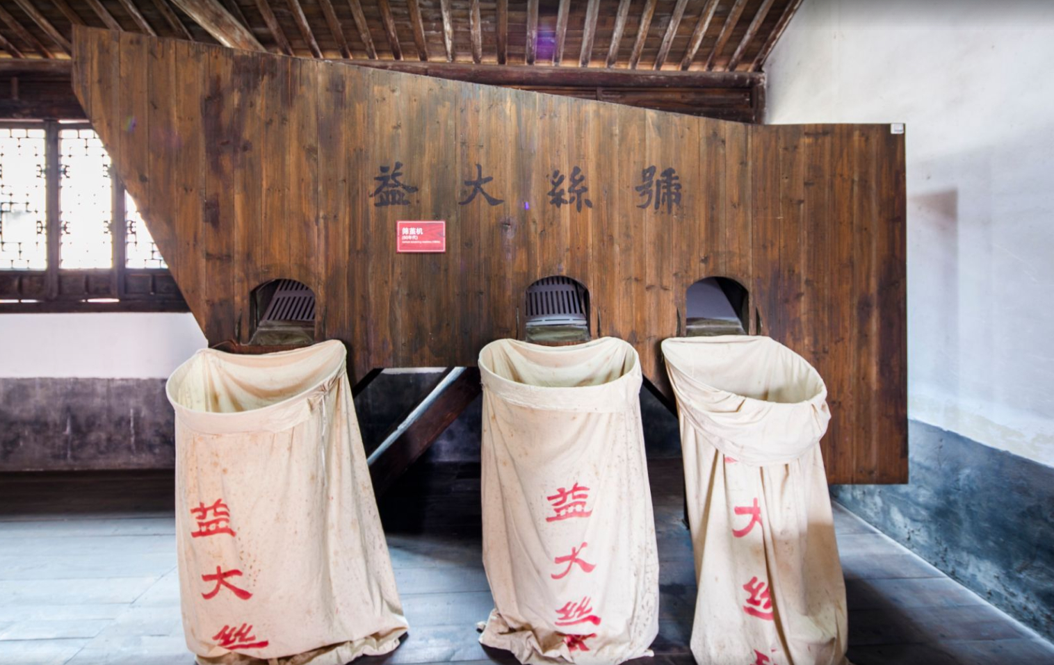 为什么大家都说一样的古镇，我却独爱乌镇古镇的西栅？因为它把“居住+观光+体验”做