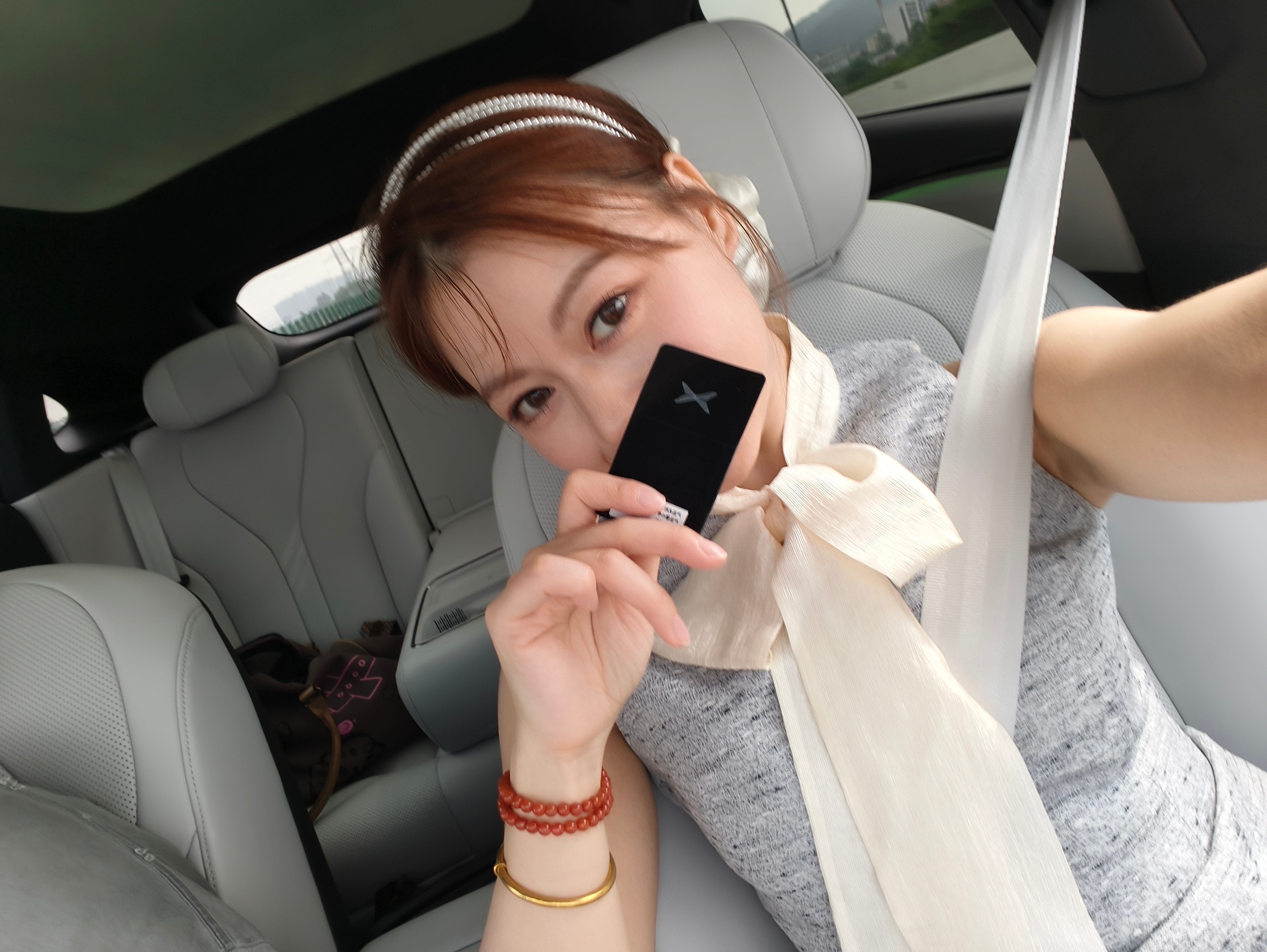 坐着小鹏G7去拍小鹏P7没有比这更完美的了～全新小鹏P7首秀定档8月6日 ​​​
