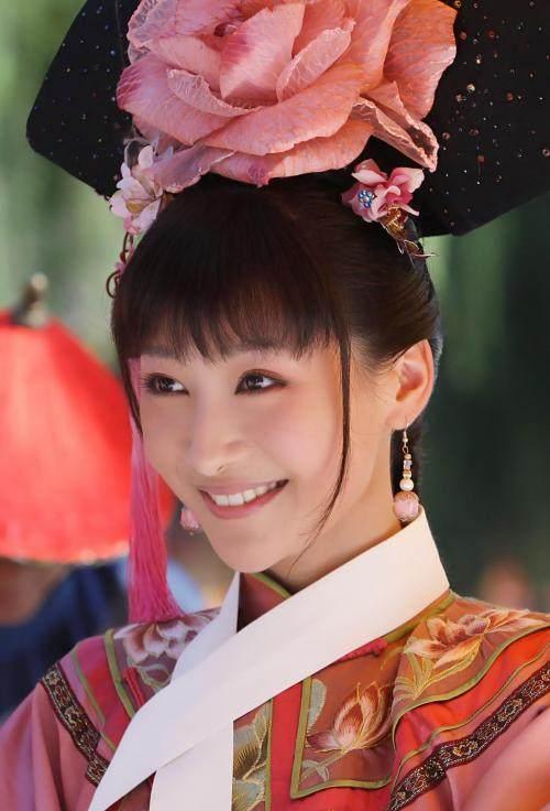 安陵容也变得霸气侧漏了！
看了这个剧，觉得时间过得好快啊，安陵容还在眼前，可她现