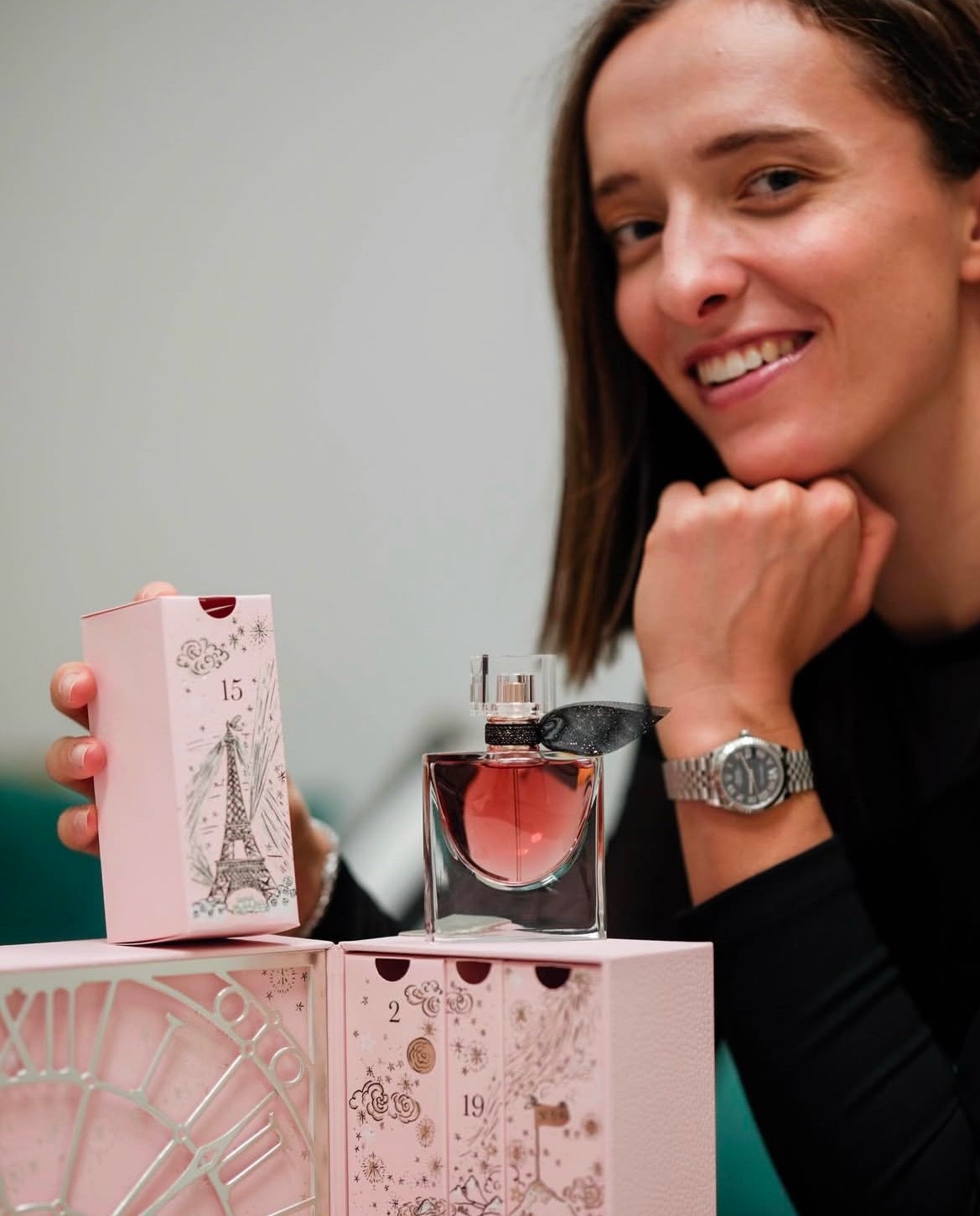 网球talking大会 看看斯瓦泰克从兰蔻送给她的盲盒中拆出了什么？ 