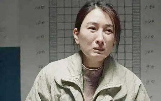 看《我是刑警》竟然没有发现，白玲是马苏演的。尤其是她交代宋小军的问题后，那一段道