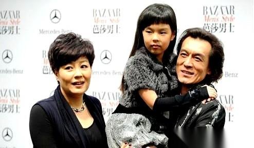 “把我葬在美国吧。”
当李咏留下这句话时，我跟很多人一样，心里咯噔一下。
赚够了