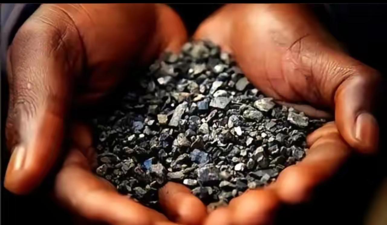 中国又悄悄关上了一扇更要命的门！在稀土还未撕完的时候，中国又加紧了另外一出口，而