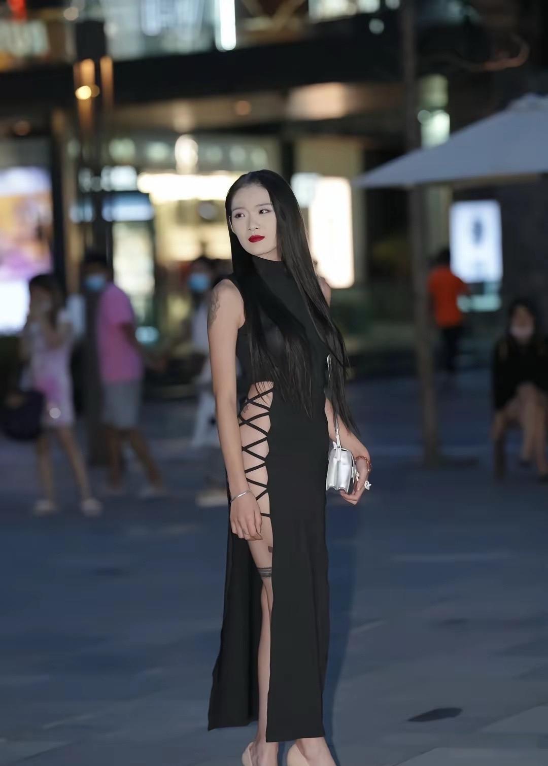 这背影真的是太绝了