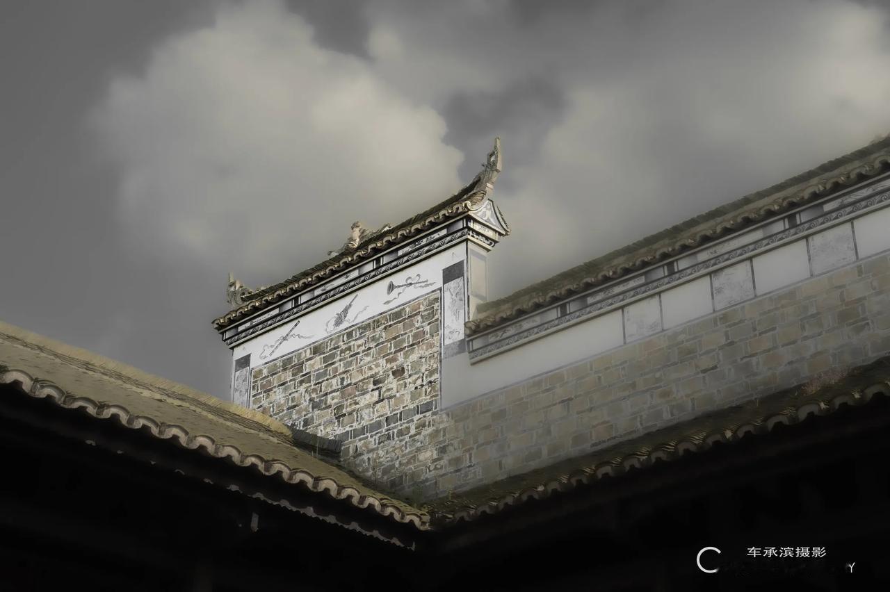 古建筑的韵味，在缓缓的云层下更显神秘——贵州.隆里古城
