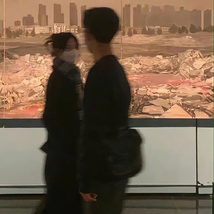 莫言说：人这一辈子要和舒服的人一起，包括朋友和亲人，觉得累了就躲远一点，取悦别人