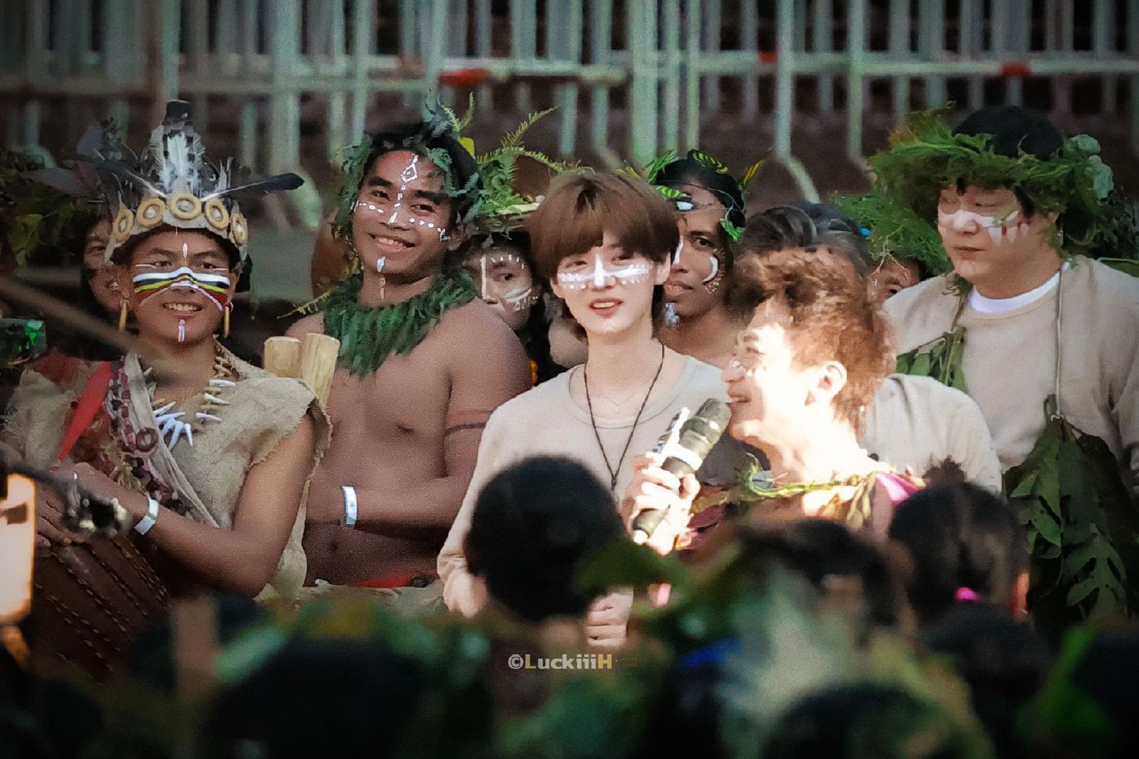 五哈新海报 鹿晗招旅游搭子 五哈新海报来袭，谁懂鹿晗招旅游搭子，咱就说我先申请报