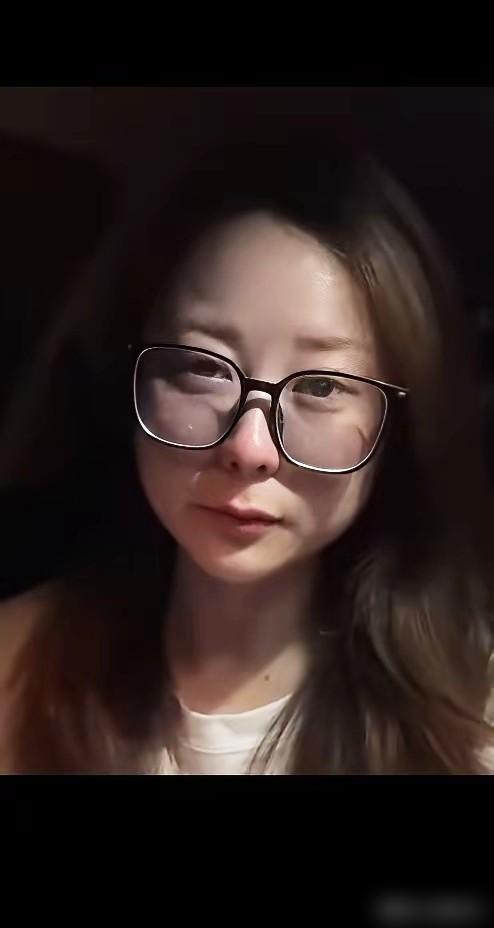 昨天侄女哭着说，她从来没有想过自己会有这么一天。

我这过来人本不想戳她痛处，但