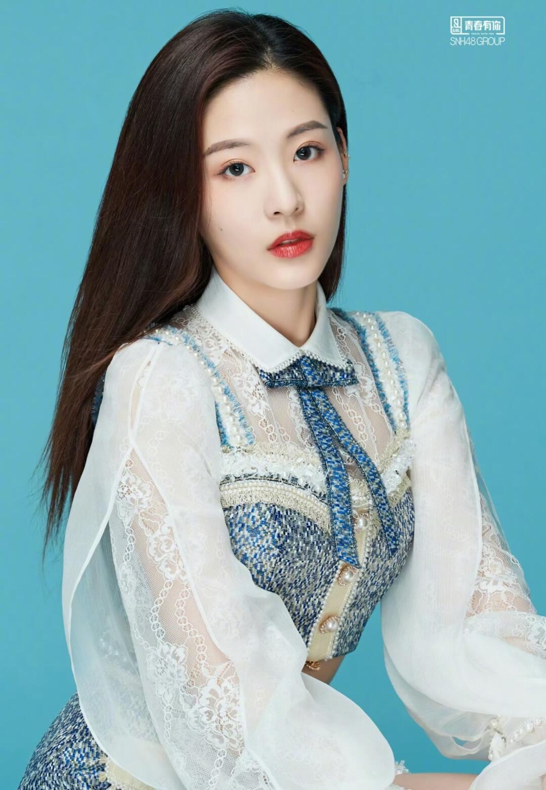 李艺彤孙芮段艺璇重聚李艺彤带着snh48合体团建了谁懂啊！看到这么多丝芭老熟人同