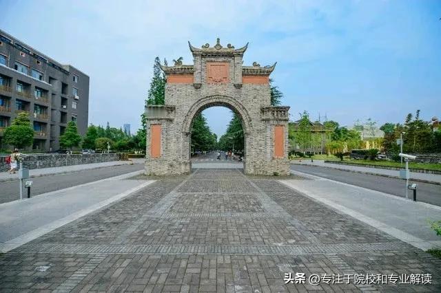 武汉大学PK四川大学，孰强孰弱一目了然
论文科：川大略胜武大
论理科：川大完胜武