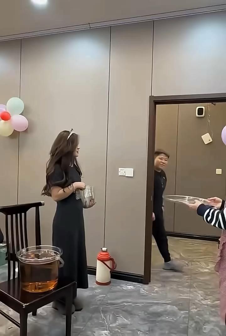 姐妹生日快乐。