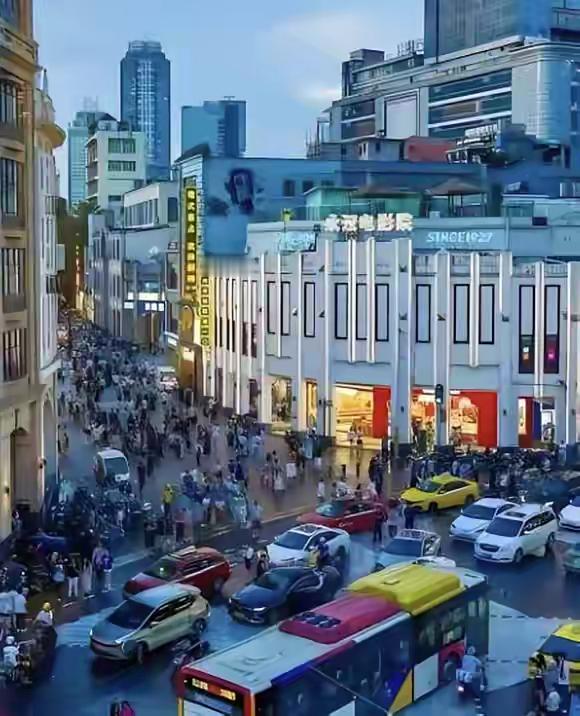 我们国家十大著名的步行街，你去过几个？第一，北京，王府井。第二，香港，铜锣湾。第