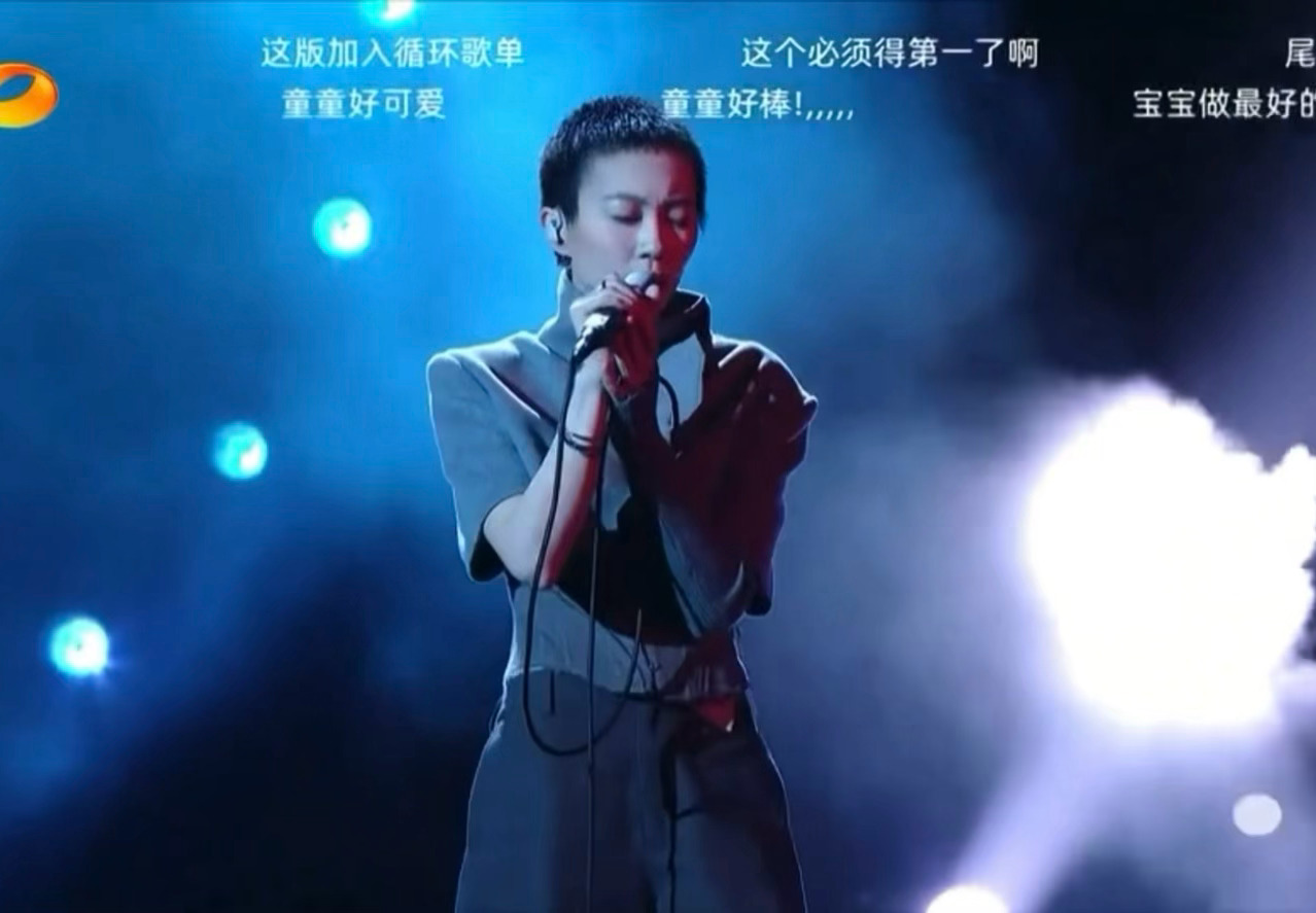 歌手窦靖童谁教你这么唱歌的🧎🏼♀️吹口哨真的太对了，给到夯