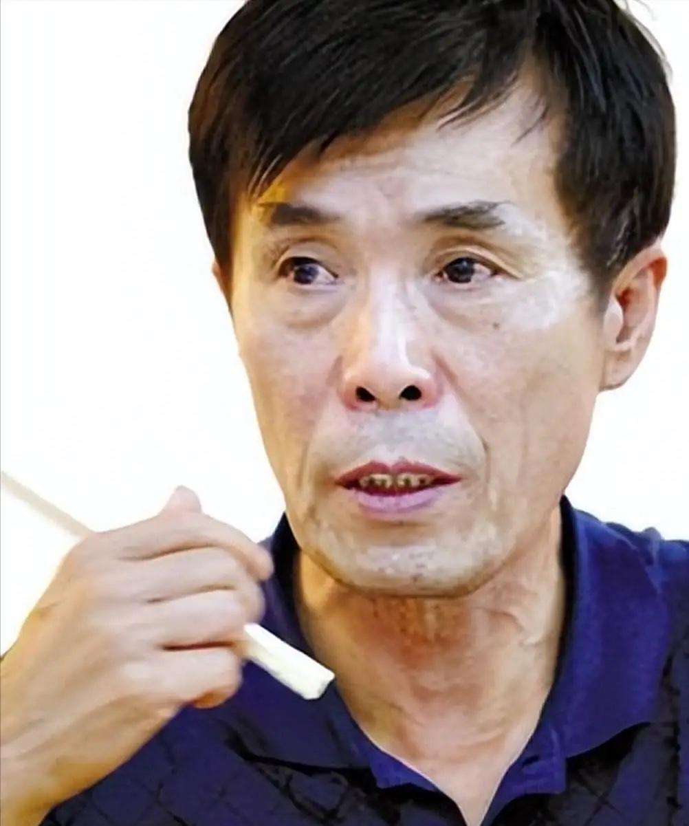 何庆魁说当年创作的《昨天、今天、明天》这个小品，只用了一晚上的时间。宋丹丹看完稿