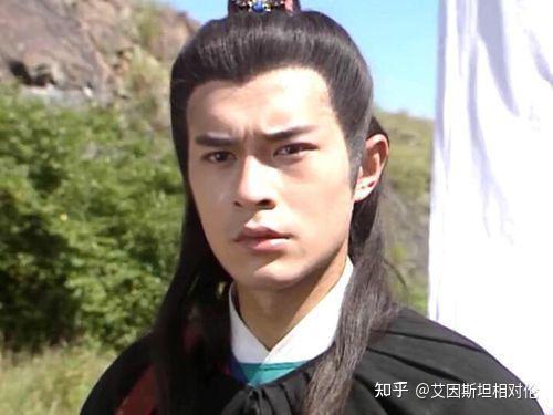 最喜欢他白的时候。不懂为什么后来非要去晒黑
好像是泰国大师白龙王说的，说黑了会火