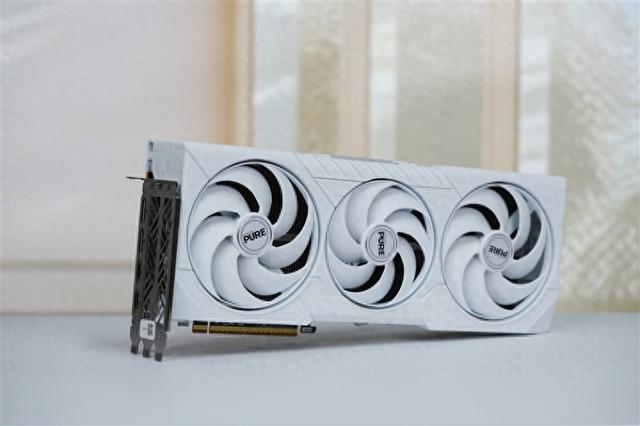 锐龙5 9600X搭配RX 9070 XT游戏测试：直接秒了Intel两代