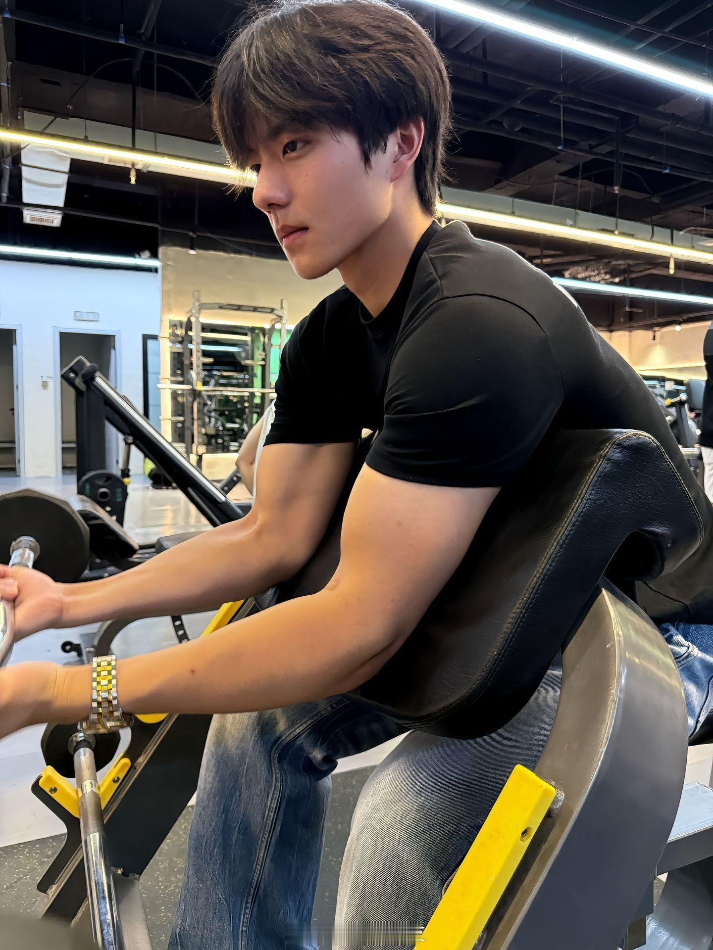 07 185cm 薄肌男大 