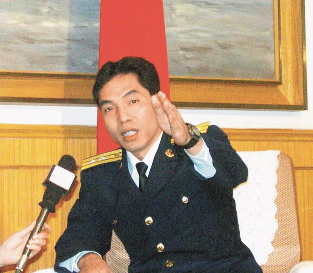 当时跟王伟烈士一起执行监视美军侦察机任务的还有赵宇同志，王伟烈士是僚机，赵宇同志