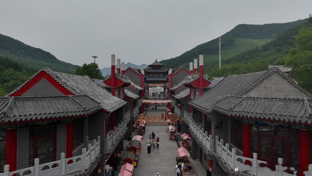 暑期游不能错过辽宁铁刹山 靠谱省心的暑期短途游，认准辽宁铁刹山！不用长途奔波、不