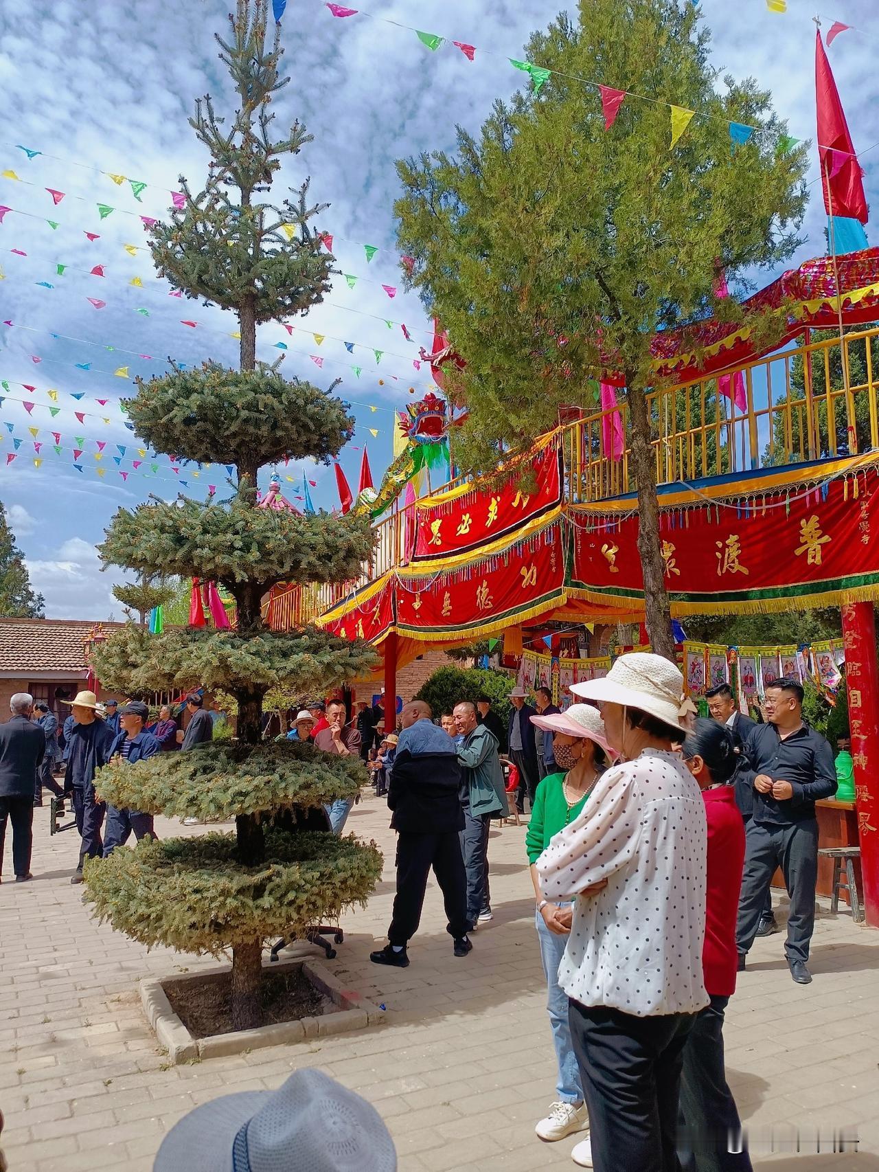 祈祷风调雨顺，五谷丰登，无病无灾，大吉大利。

请问，这是不是传说中的社戏？