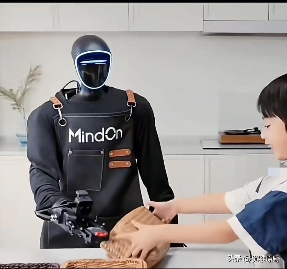 机器人全替人干活，8亿人不用上班？真实现状扎心了
 
如果有一天，机器人包揽所有