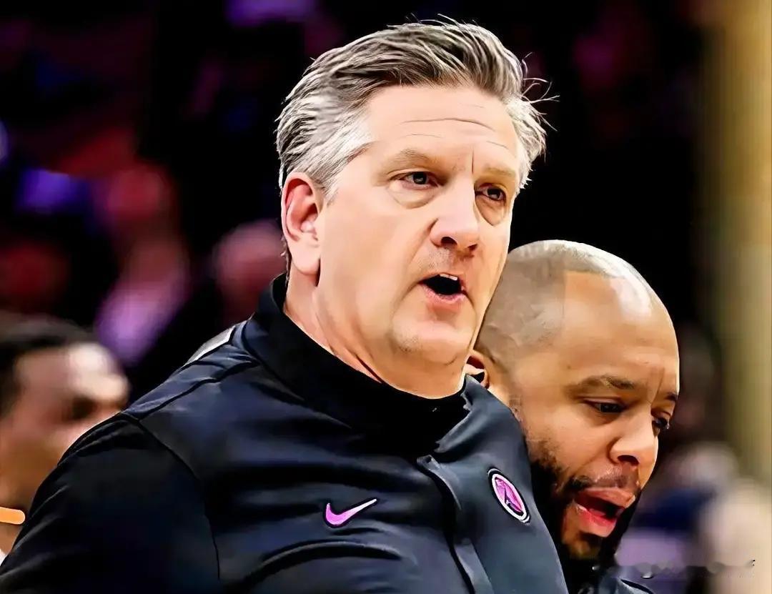 他把3万5美金的罚款小票，贴在了球队战术板上。
NBA更衣室有个潜规则：球员的罚