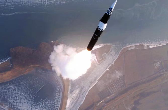 这边中东刚说要和谈，那边朝鲜又动手了！

4月7日朝鲜从平壤一带向东发射了不明发