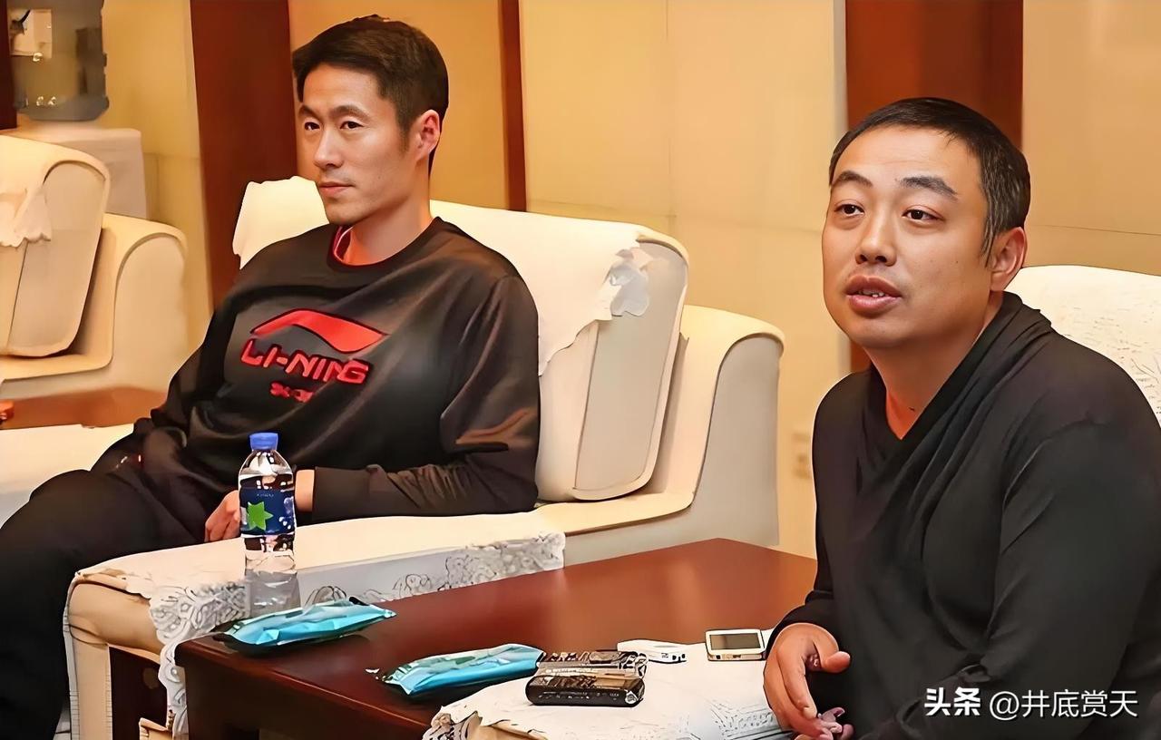 今天看央视新闻，得知刘国梁卸任世界乒联董事会主席。
乒坛一代枭雄，离乒乓球核心渐